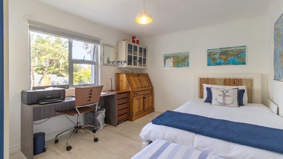 4 Bedroom Property for Sale in Grotto Bay Western Cape